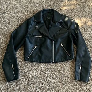 Cropped motor jacket with zipper detail